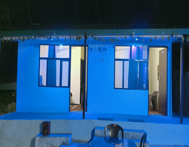 hotels near surkanda temple uttarakhand